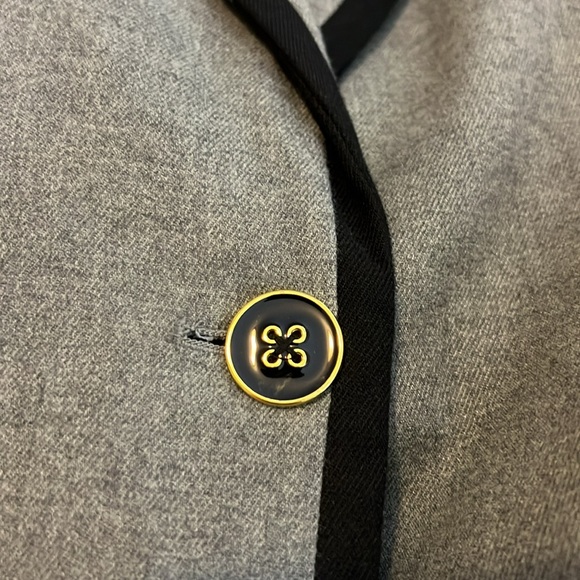 1 Button Grey Blazer with Black Trim Size 18 - Picture 8 of 8